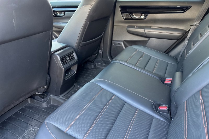 Honda CR-V Hybrid Vehicle Full-screen Gallery Image 14