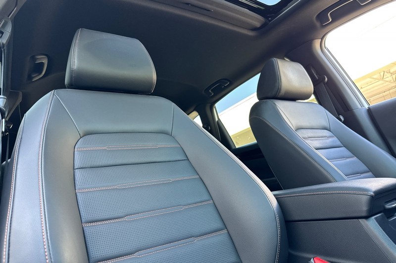 Honda CR-V Hybrid Vehicle Full-screen Gallery Image 20