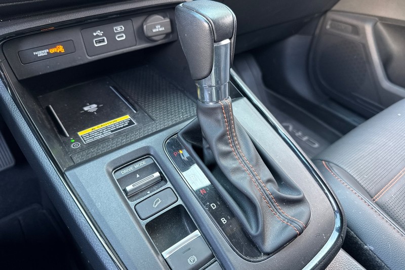 Honda CR-V Hybrid Vehicle Full-screen Gallery Image 33