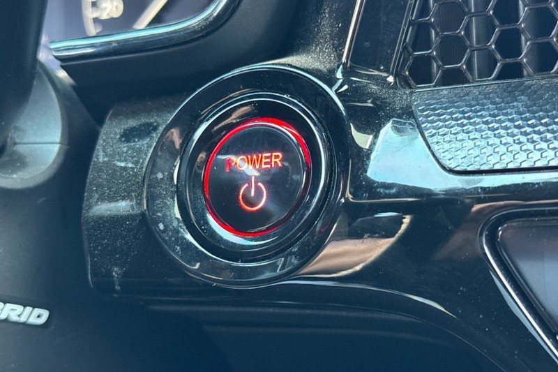 Honda CR-V Hybrid Vehicle Full-screen Gallery Image 34