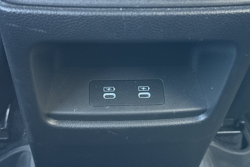 Honda CR-V Hybrid Vehicle Full-screen Gallery Image 43
