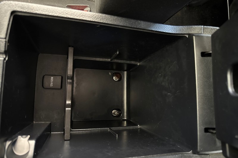 Toyota 4Runner Vehicle Full-screen Gallery Image 33