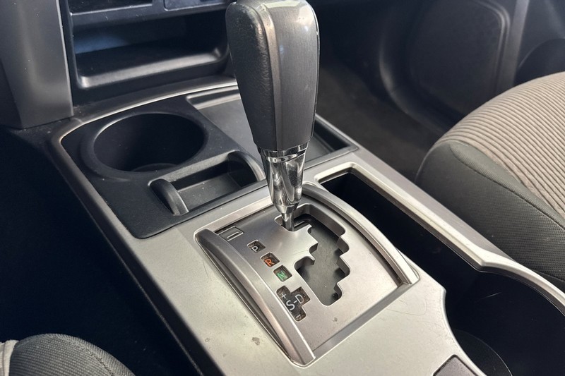 Toyota 4Runner Vehicle Full-screen Gallery Image 34