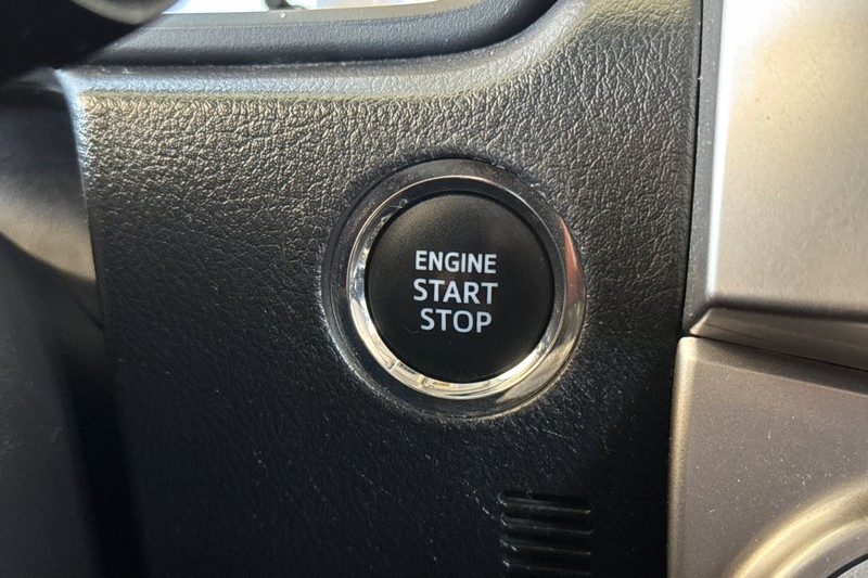 Toyota 4Runner Vehicle Full-screen Gallery Image 35