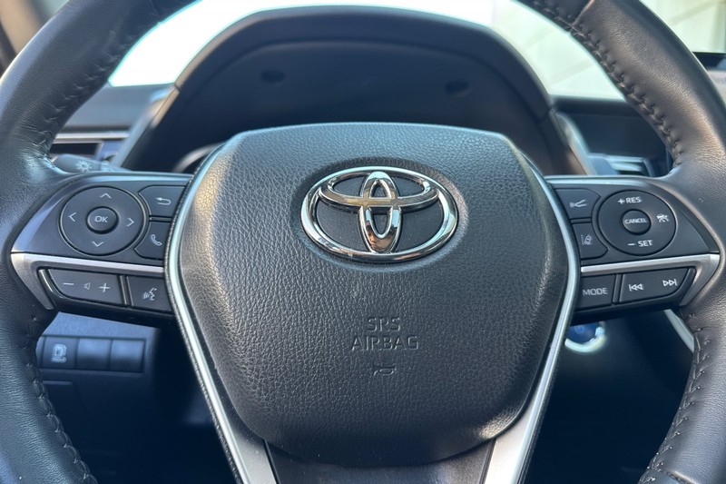 Toyota Camry Vehicle Full-screen Gallery Image 33