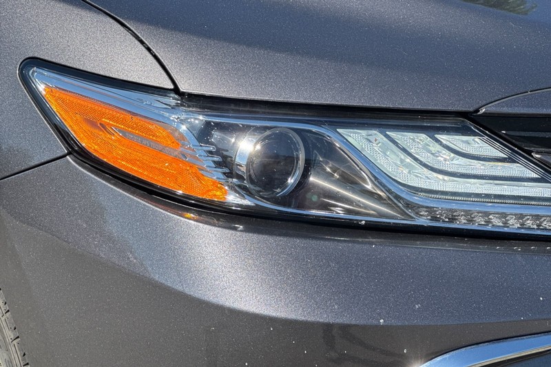 Toyota Camry Vehicle Full-screen Gallery Image 44