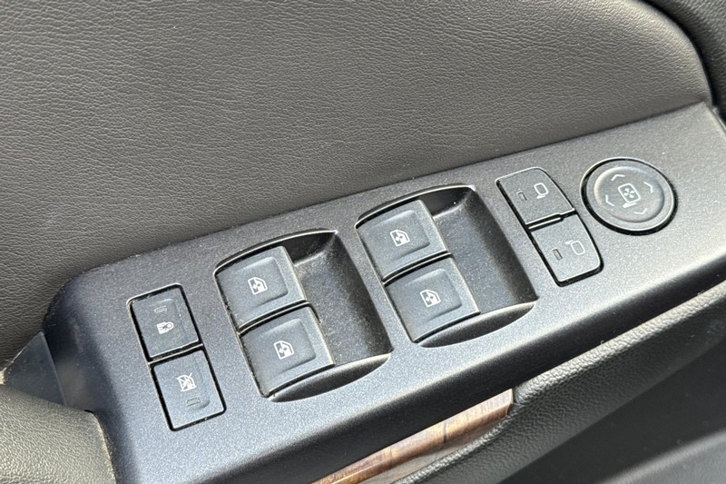 Chevrolet Tahoe Vehicle Full-screen Gallery Image 12