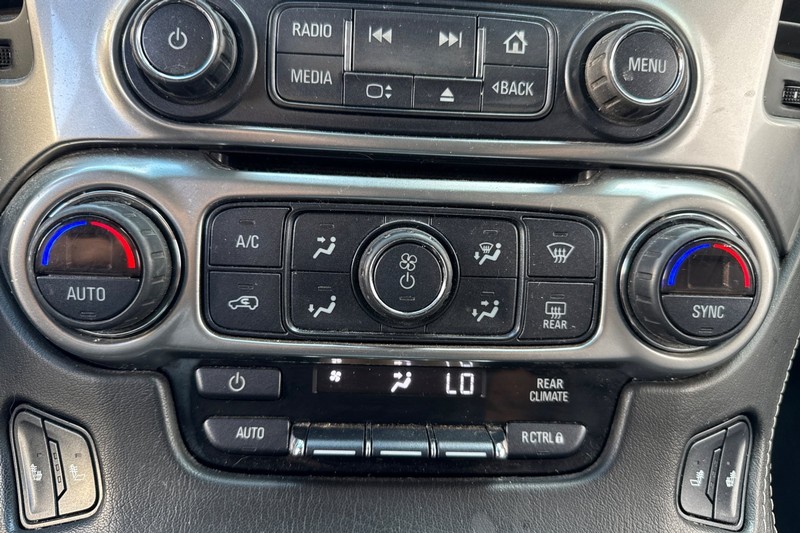 Chevrolet Tahoe Vehicle Full-screen Gallery Image 29