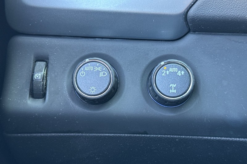 Chevrolet Tahoe Vehicle Full-screen Gallery Image 41
