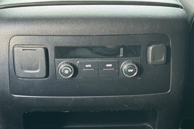 Chevrolet Tahoe Vehicle Full-screen Gallery Image 42