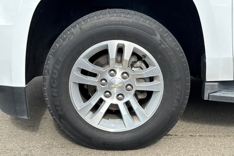 Chevrolet Tahoe Vehicle Full-screen Gallery Image 45