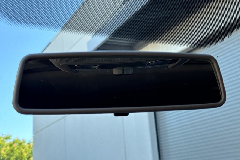 Volkswagen Passat Vehicle Full-screen Gallery Image 25