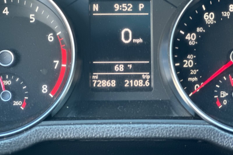 Volkswagen Passat Vehicle Full-screen Gallery Image 41