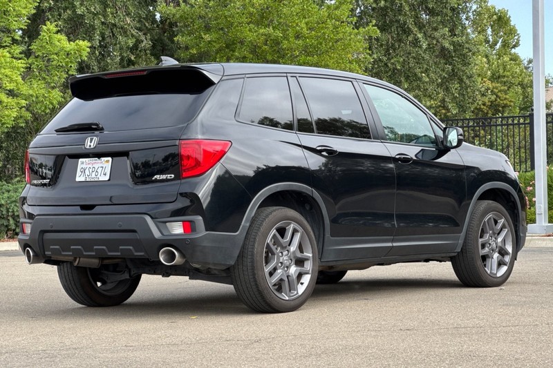 Honda Passport Vehicle Full-screen Gallery Image 04