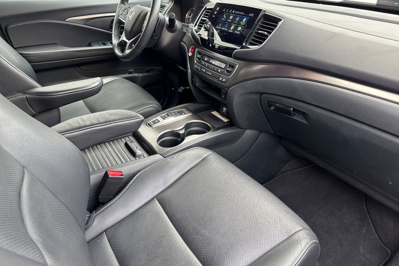 Honda Passport Vehicle Full-screen Gallery Image 19