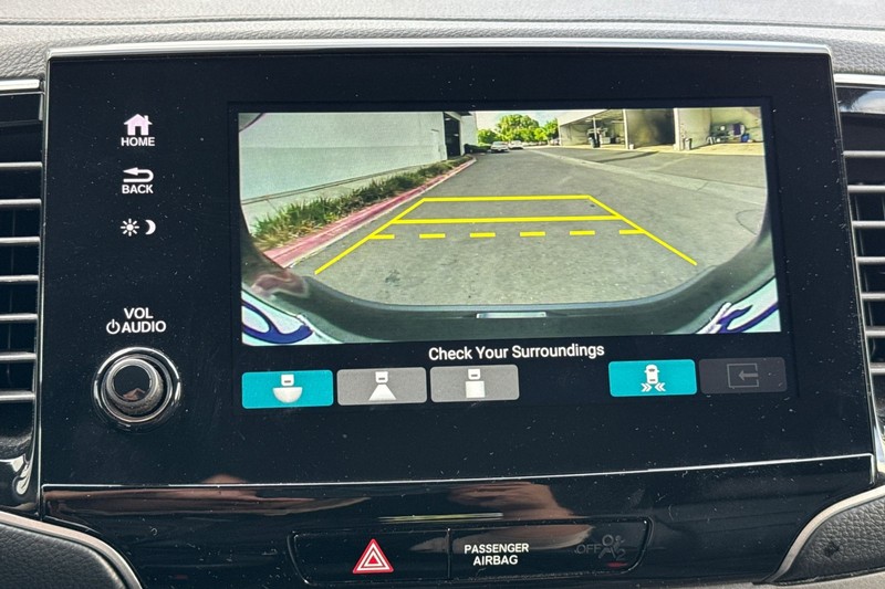 Honda Passport Vehicle Full-screen Gallery Image 27