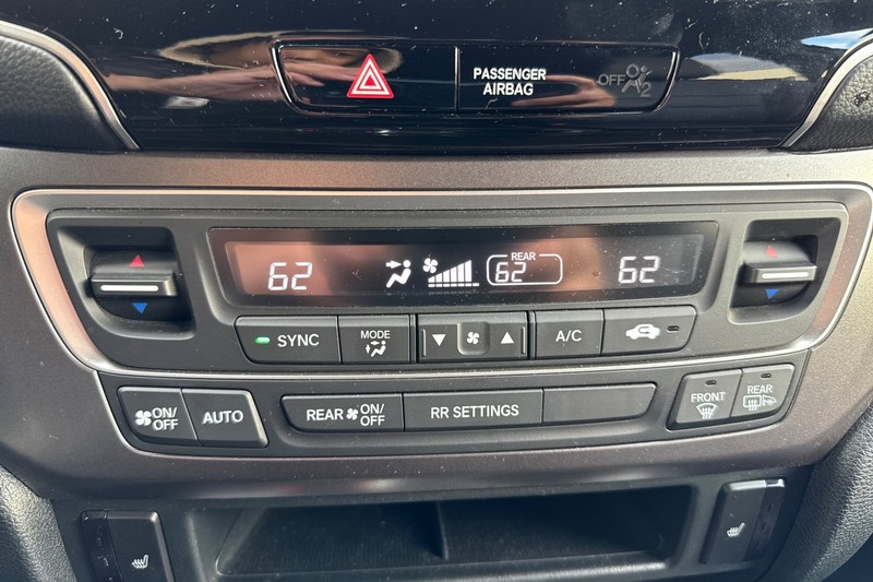 Honda Passport Vehicle Full-screen Gallery Image 28