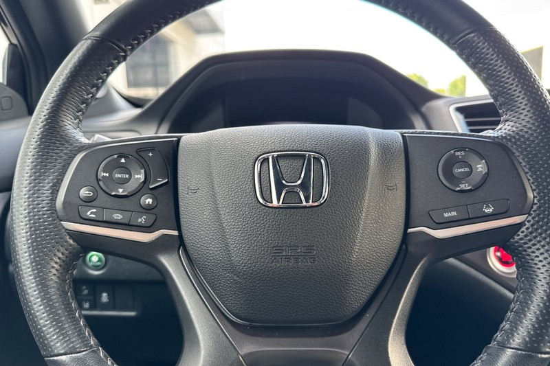 Honda Passport Vehicle Full-screen Gallery Image 35