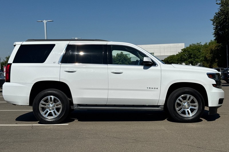 Chevrolet Tahoe Vehicle Full-screen Gallery Image 03
