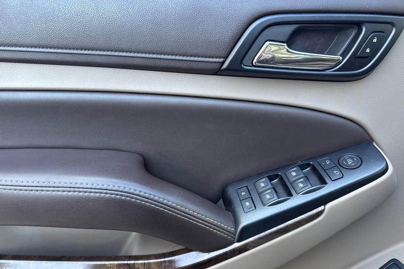 Chevrolet Tahoe Vehicle Full-screen Gallery Image 11