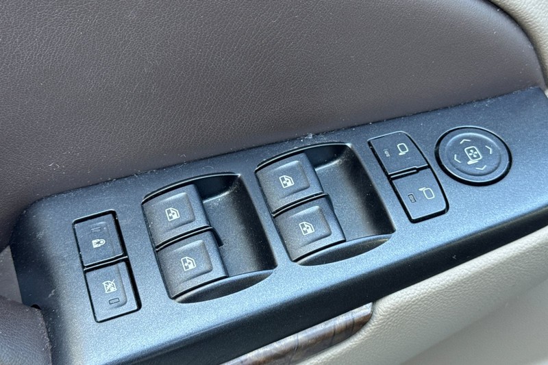 Chevrolet Tahoe Vehicle Full-screen Gallery Image 12