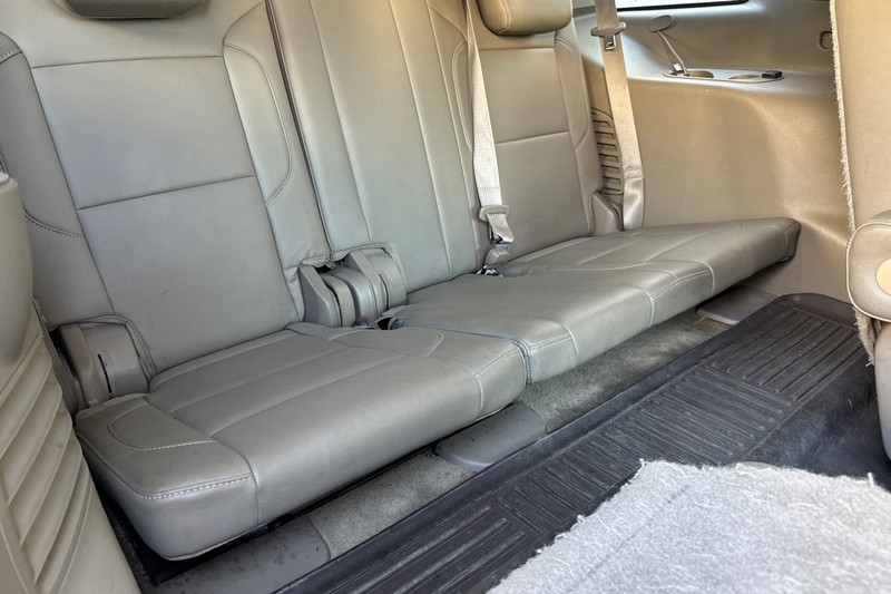 Chevrolet Tahoe Vehicle Full-screen Gallery Image 18