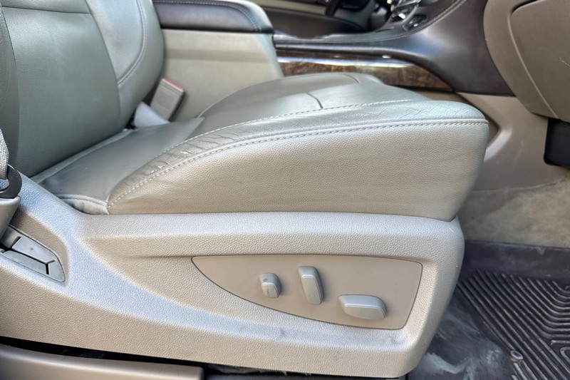Chevrolet Tahoe Vehicle Full-screen Gallery Image 24