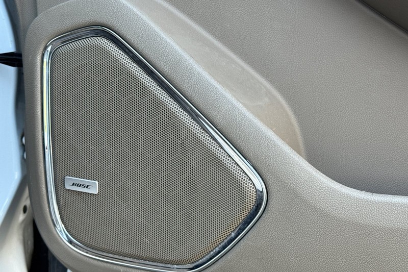 Chevrolet Tahoe Vehicle Full-screen Gallery Image 40