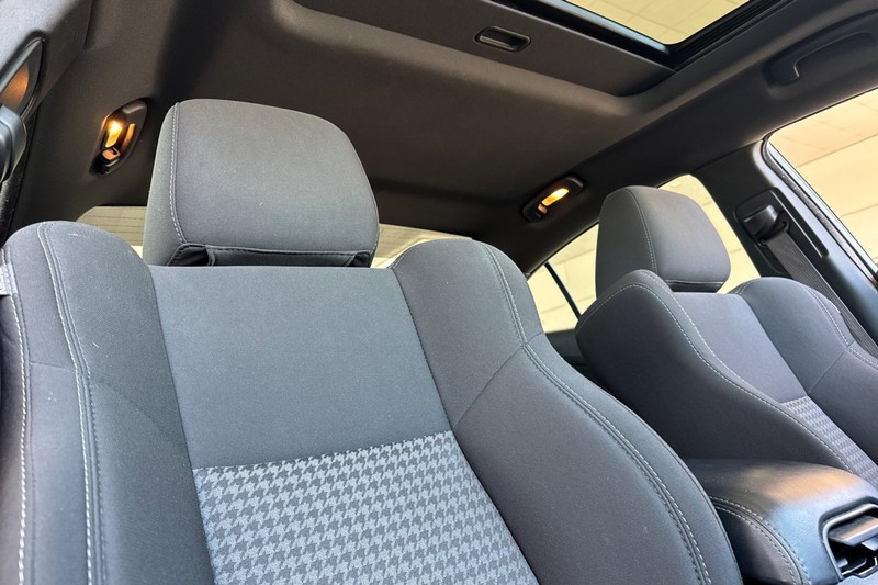 Dodge Charger Vehicle Full-screen Gallery Image 19