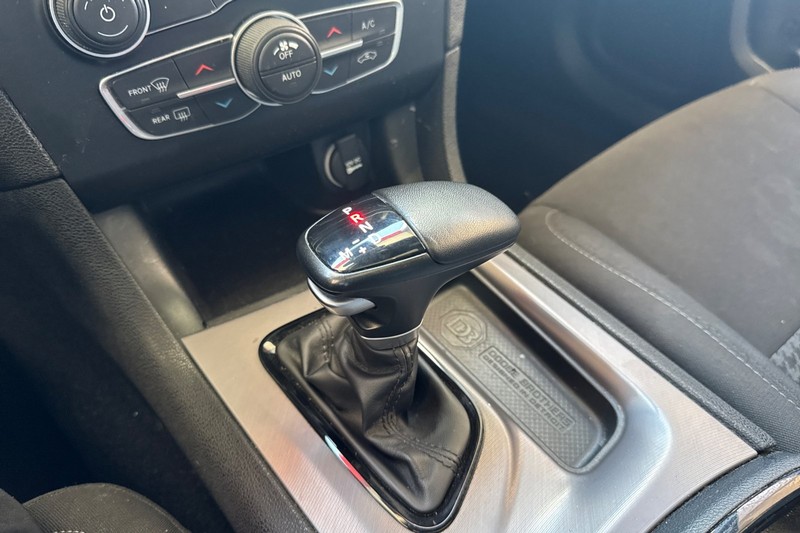 Dodge Charger Vehicle Full-screen Gallery Image 31