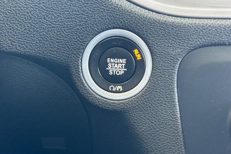 Dodge Charger Vehicle Full-screen Gallery Image 32