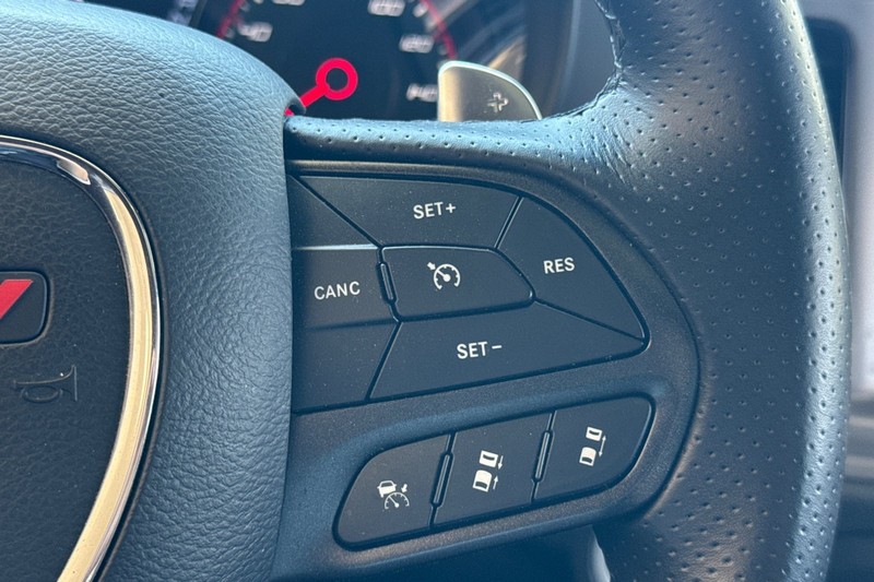 Dodge Charger Vehicle Full-screen Gallery Image 36