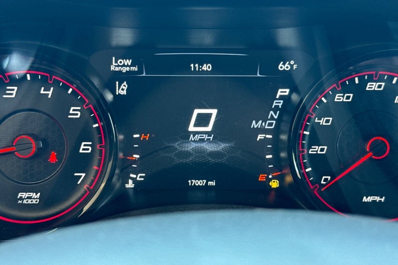 Dodge Charger Vehicle Full-screen Gallery Image 37