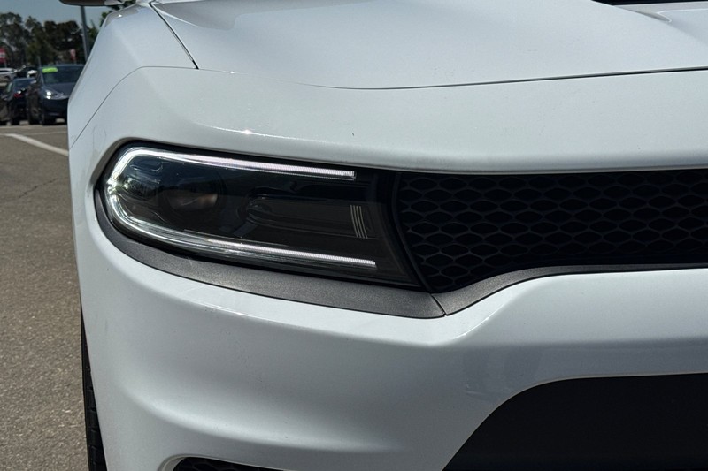 Dodge Charger Vehicle Full-screen Gallery Image 43
