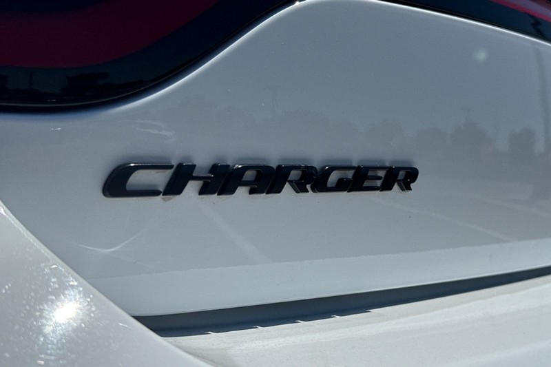 Dodge Charger Vehicle Full-screen Gallery Image 46