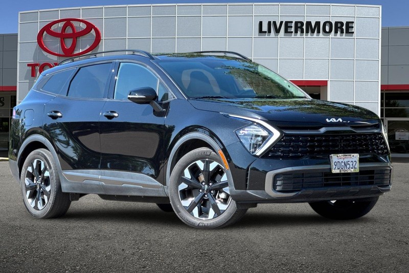 Kia Sportage Plug-In Hybrid Vehicle Full-screen Gallery Image 02