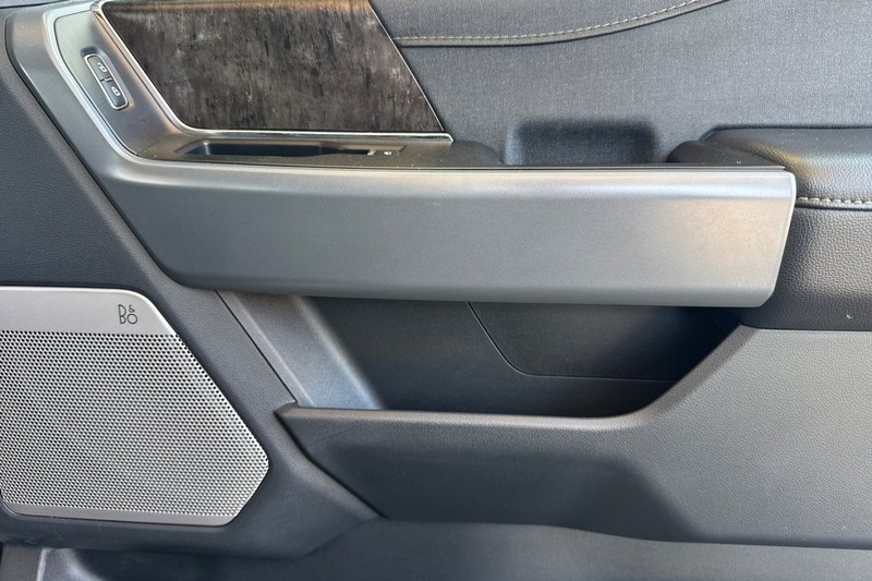 Ford F-150 Vehicle Full-screen Gallery Image 20
