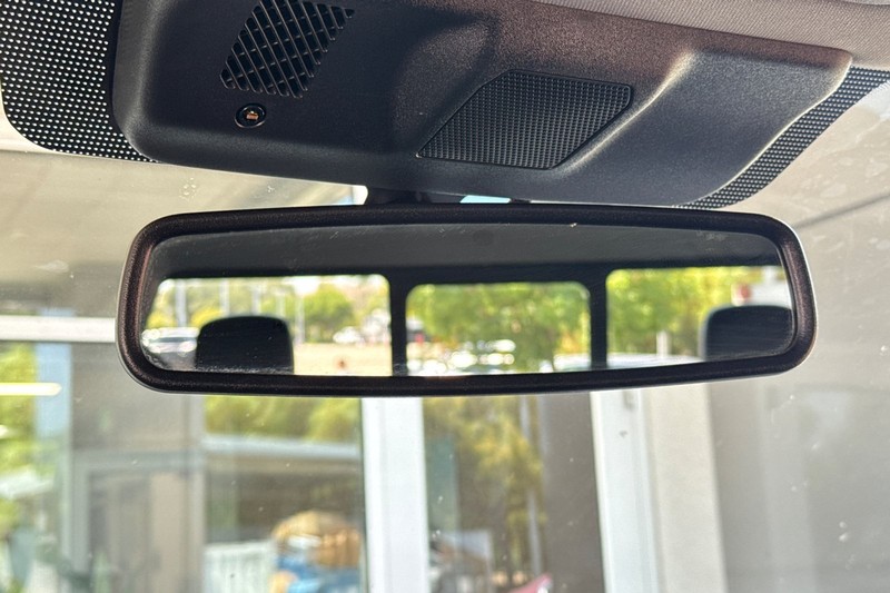 Ford F-150 Vehicle Full-screen Gallery Image 24