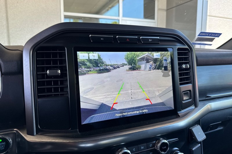 Ford F-150 Vehicle Full-screen Gallery Image 26