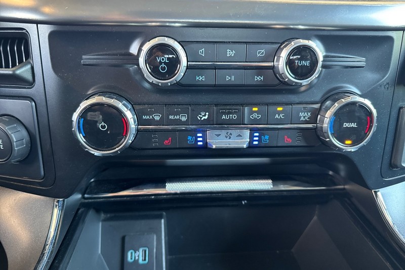Ford F-150 Vehicle Full-screen Gallery Image 27