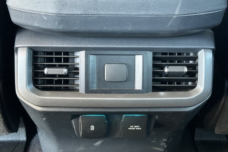 Ford F-150 Vehicle Full-screen Gallery Image 40