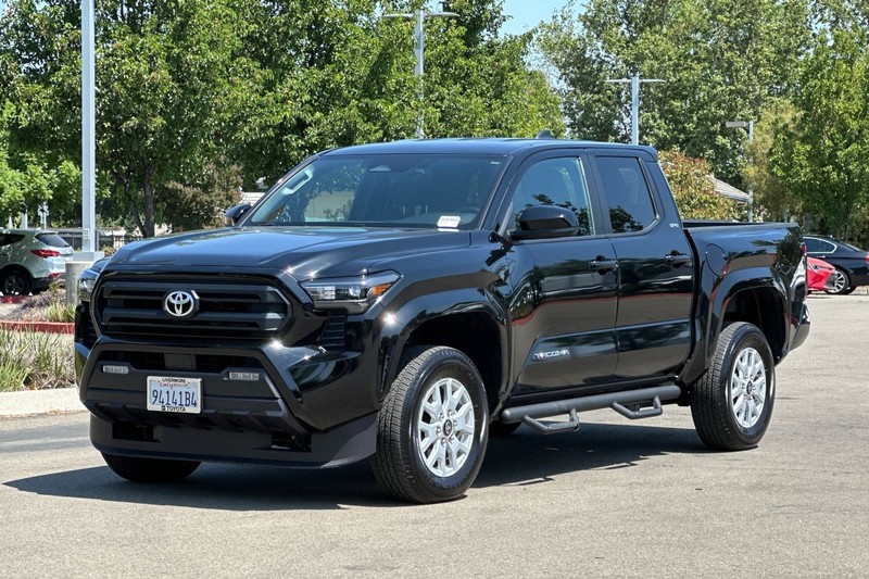 Toyota Tacoma 4WD Vehicle Full-screen Gallery Image 08