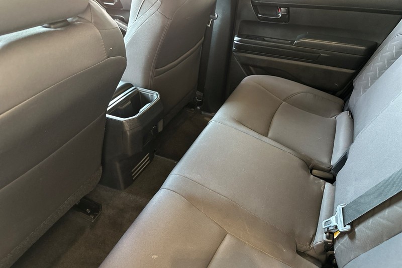 Toyota Tacoma 4WD Vehicle Full-screen Gallery Image 14