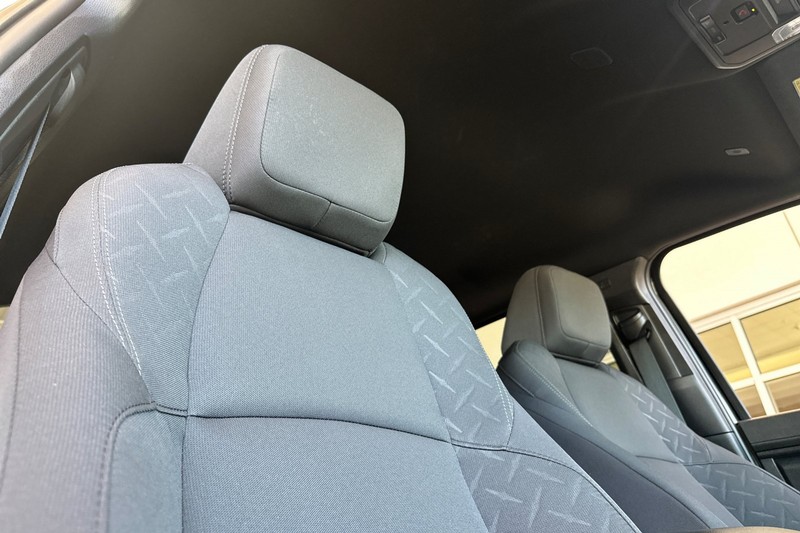 Toyota Tacoma 4WD Vehicle Full-screen Gallery Image 19