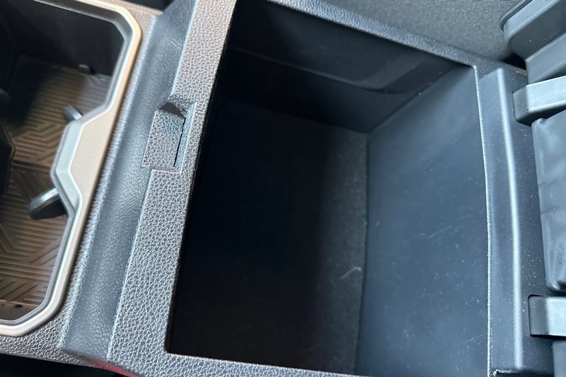Toyota Tacoma 4WD Vehicle Full-screen Gallery Image 30