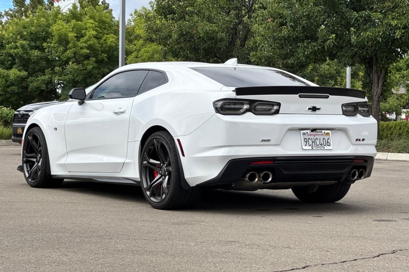 Chevrolet Camaro Vehicle Full-screen Gallery Image 06