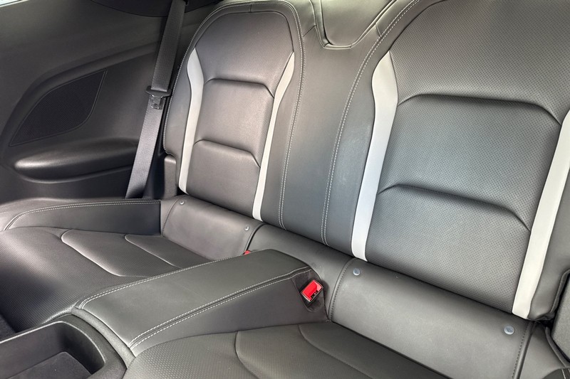 Chevrolet Camaro Vehicle Full-screen Gallery Image 14