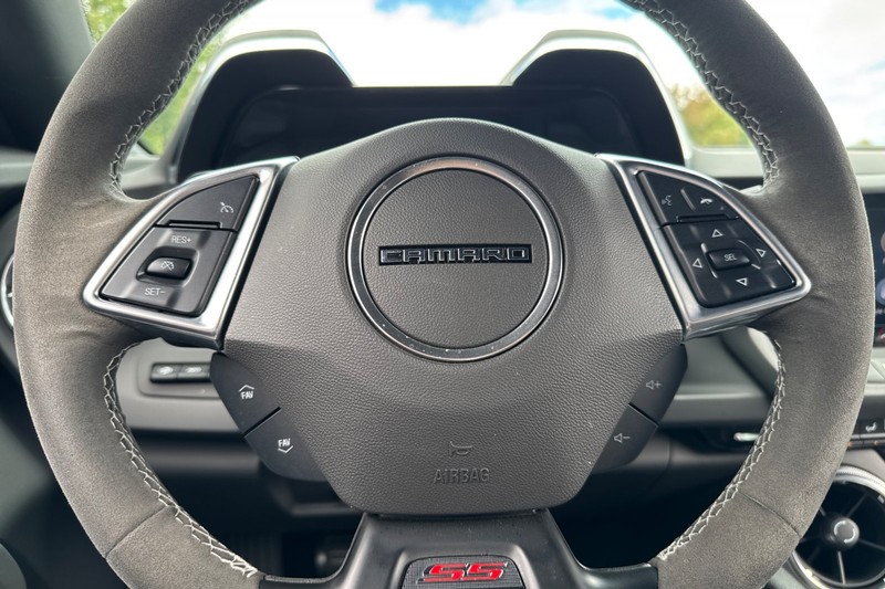 Chevrolet Camaro Vehicle Full-screen Gallery Image 33