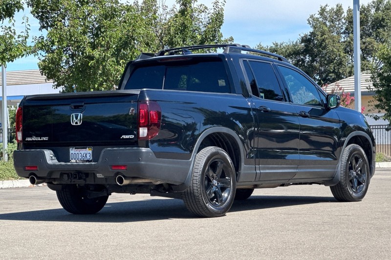 Honda Ridgeline Vehicle Full-screen Gallery Image 04