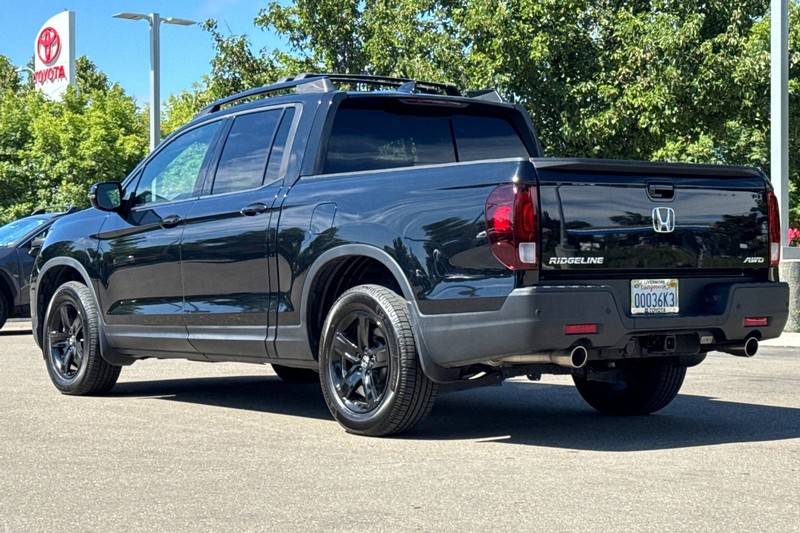 Honda Ridgeline Vehicle Full-screen Gallery Image 06